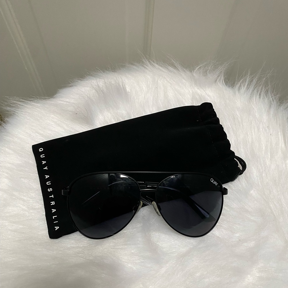 Quay black sunglasses